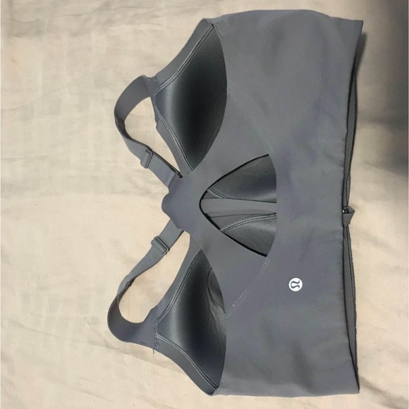Lululemon sports bra - Picture 1 of 3
